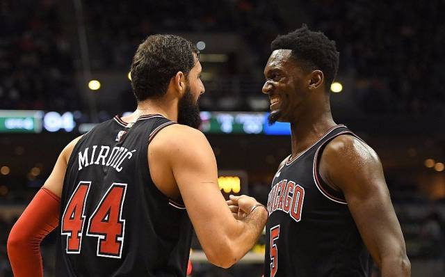 再以长传发 再以长传发